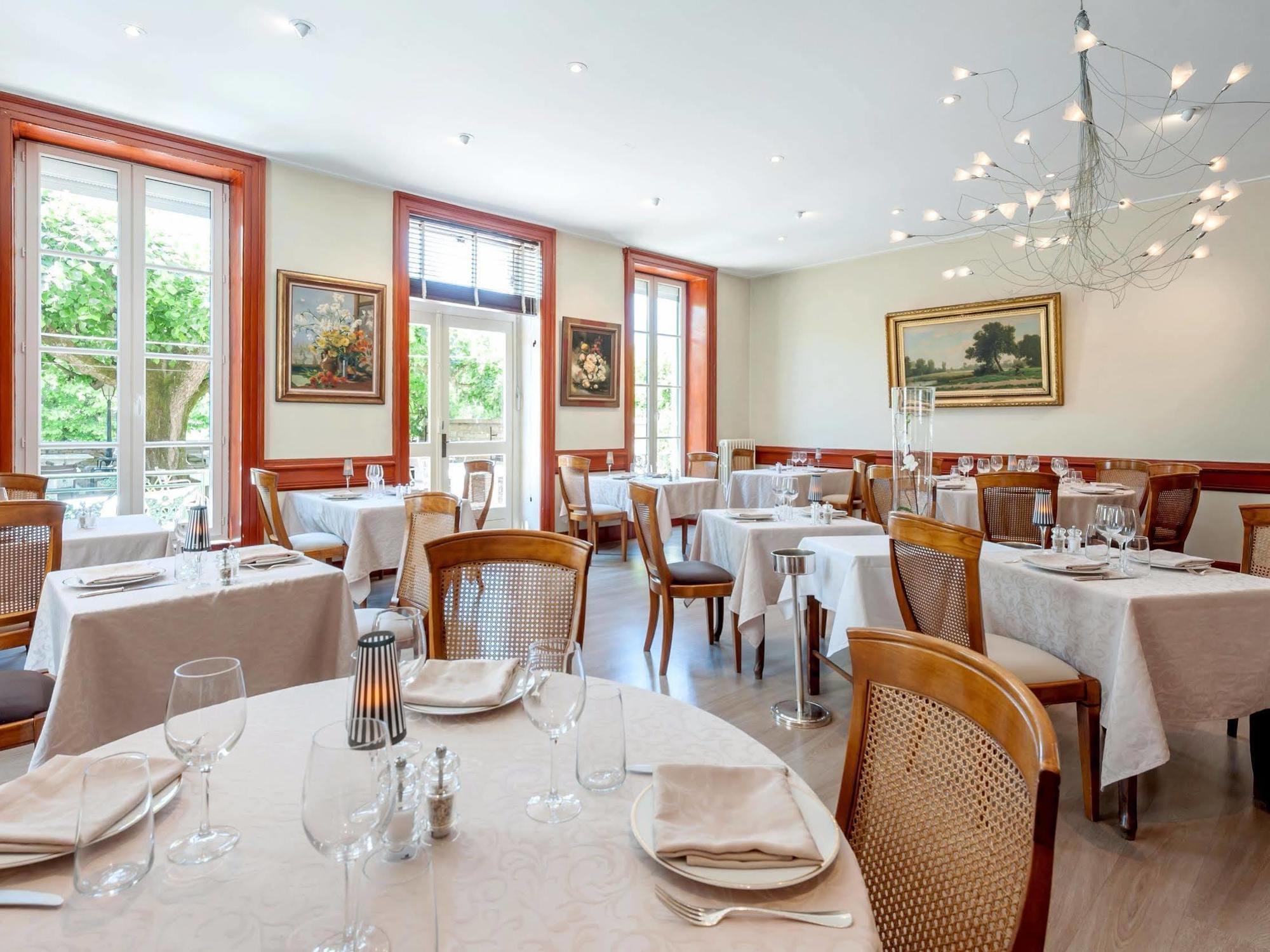 Hotel Restaurant Emile Job Montmerle-sur-Saone Ngoại thất bức ảnh
